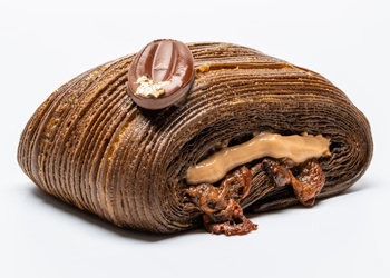 Cicipi Black Sesame Pocket Croissant, Valrhona Pain Suisse, dan Matcha Mochi di Flor