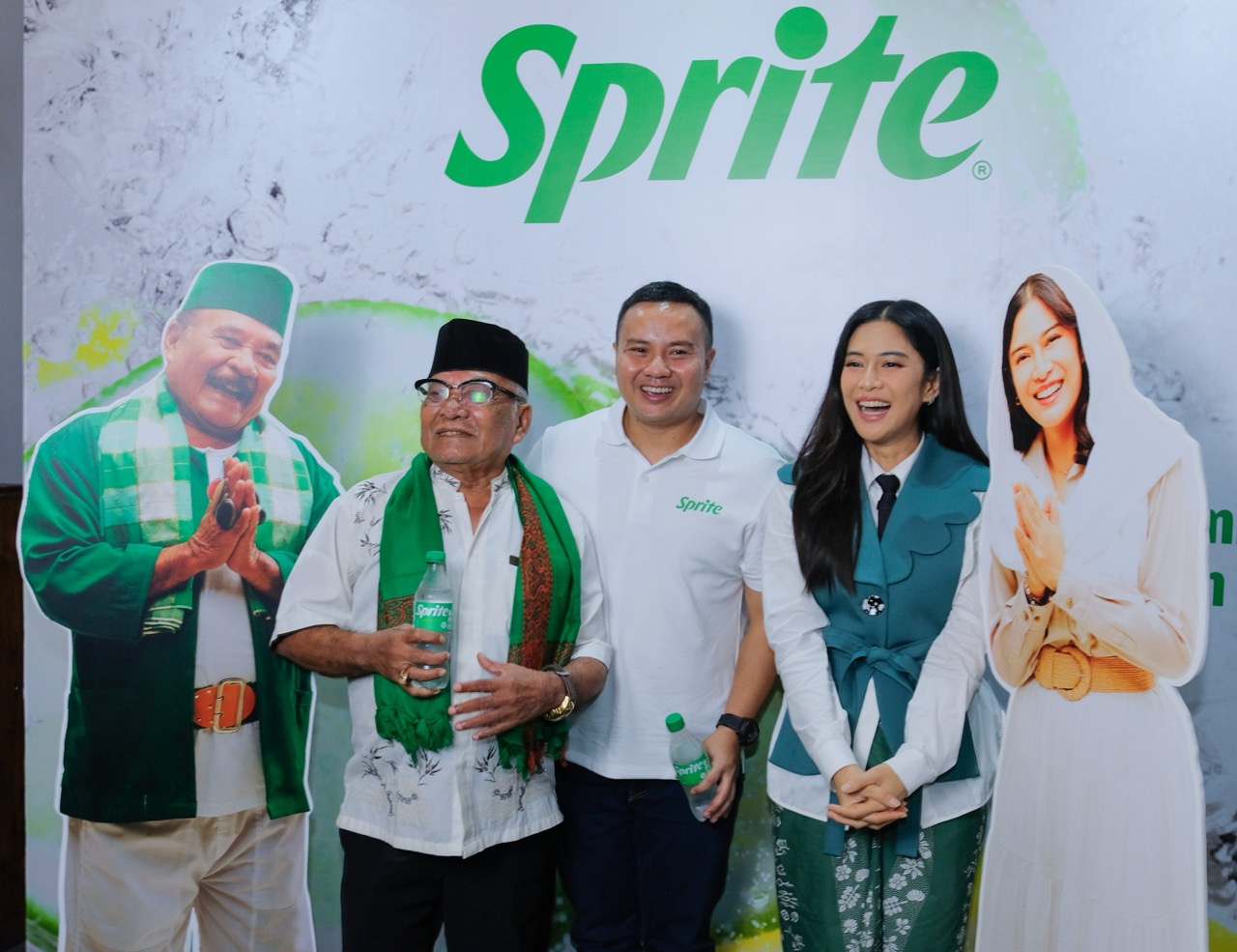 Kampanye “HAUS” Ramadan: Sprite Gandeng Dian Sastro | Click and Scroll