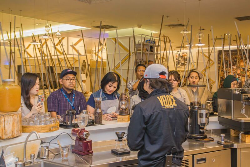 Harris Hotel & Conventions Kelapa Gading Rayakan Hari Kopi Internasional “Brew & Bond”