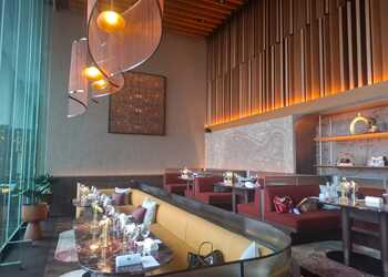 The Crown by Kirk Westaway Padukan Seni Fine Dining & Sentuhan Kosmopolitan nan Unik