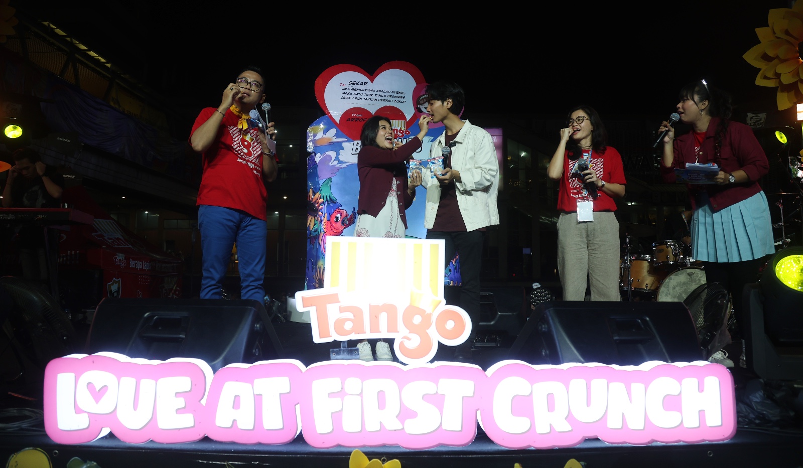 'Love at Tango’s First Crunch' Ramaikan Peluncuran Tango Brownies Crispy Susu