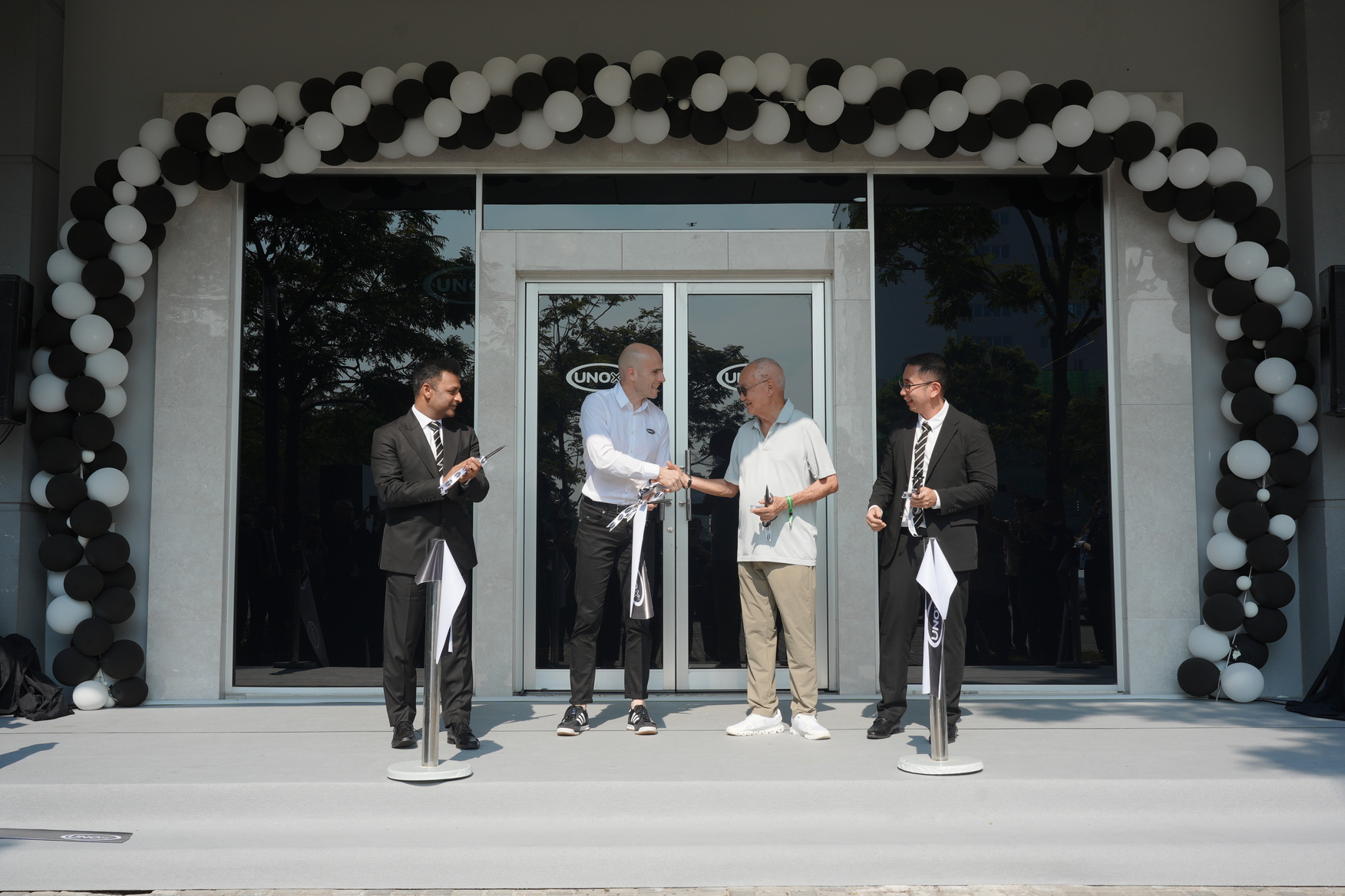 UNOX Experience Center Pertama di Indonesia & Terbesar di Asia Tenggara