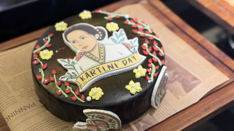 Choco Cashew Cake Kartini Aston Priority Simatupang