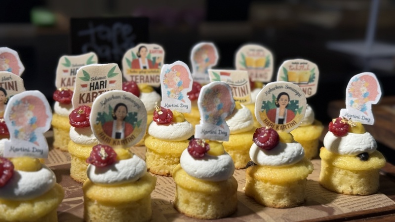 Tape Cake Kartini Aston Priority Simatupang