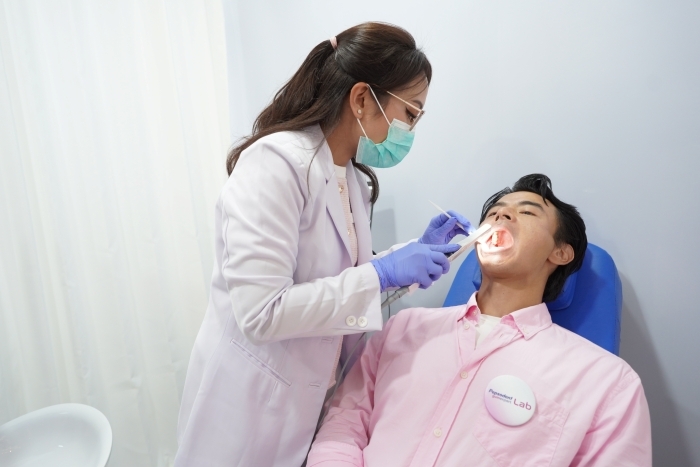 Dion Wiyoko Pepsodent GumExpert