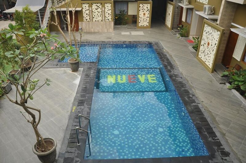Kolam renang NUEVE Malioboro Hotel Yogyakarta