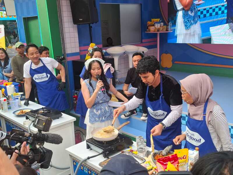 “Mendadak Duel Masak Bareng Aldi Taher dan Chef Hideki di Rumah Indofood”