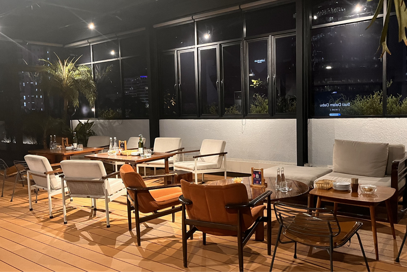 BART Kuningan Artotel Casa Kuningan