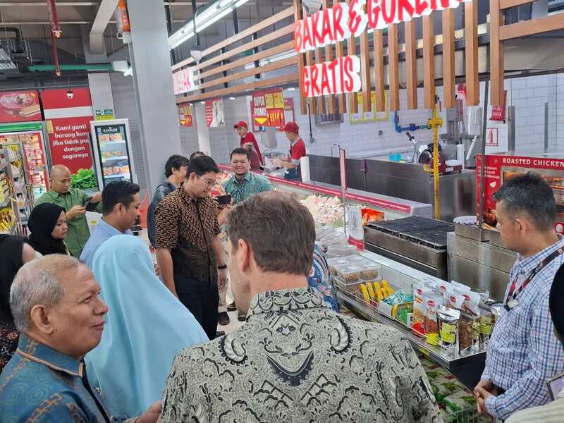 Super Indo terima Sertifikat Halal