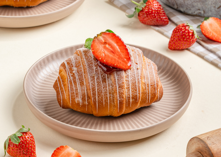 Strawberry & Cream Shio Butter Paris Baguette