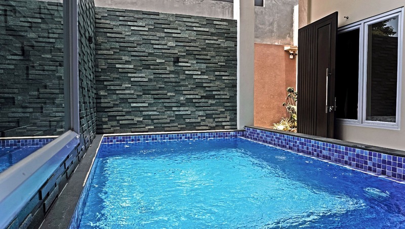 kolam privat di Valentina Guest House by Natta