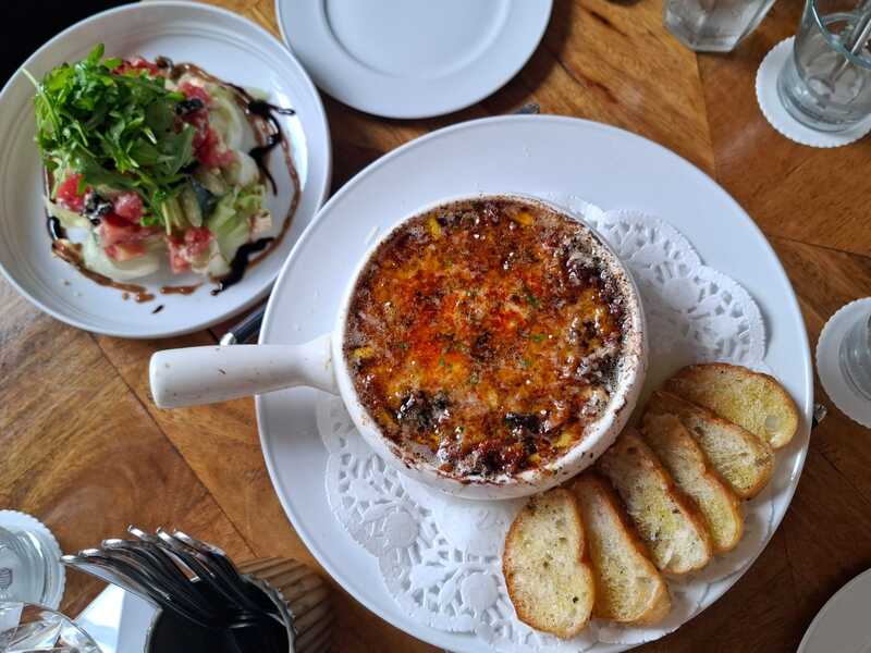 CRU Corner Bistro