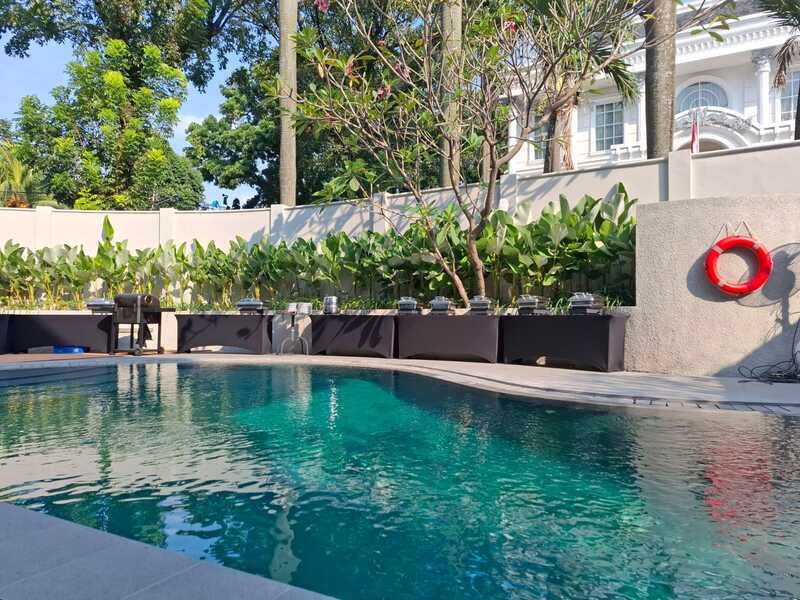 Kolam Renang Artotel Casa Hang Tuah