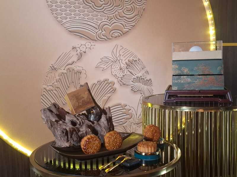 Mooncake JHL Solitaire Gading Serpong