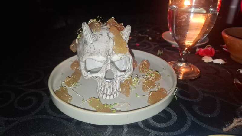 Belatung Sundel Bolong Manhattan Hotel Jakarta