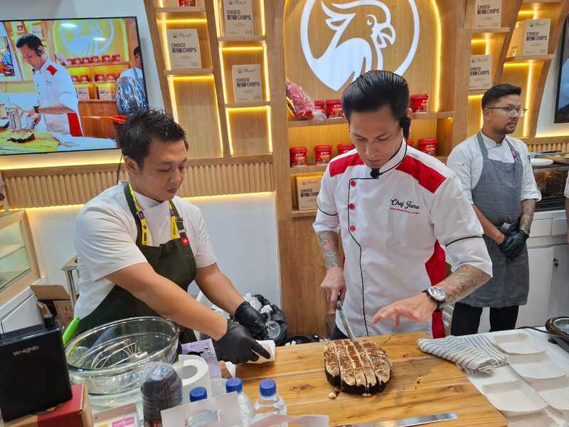 Baking Demo Parrot bersama Chef Juna