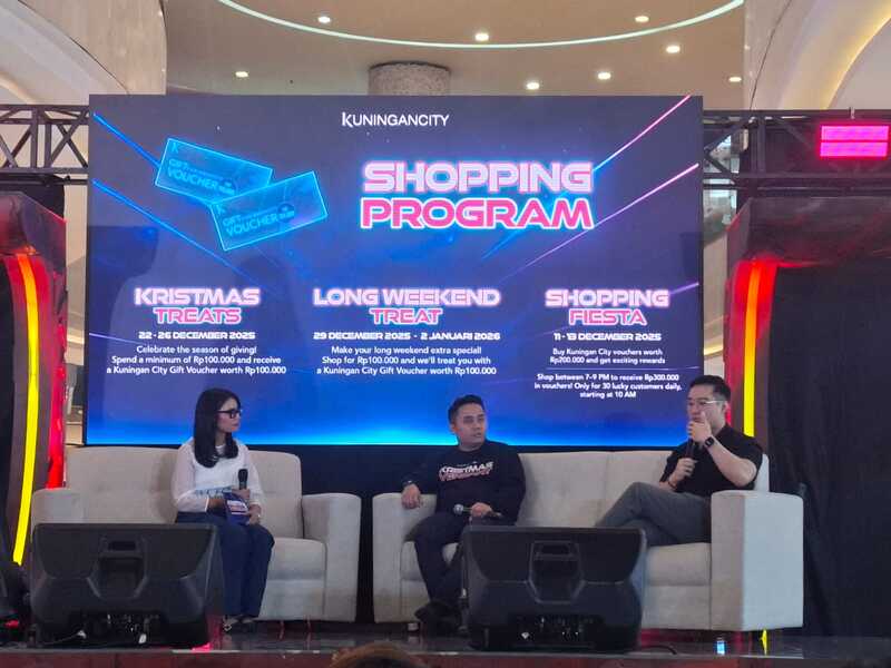 KRISTMASVERSARY Kuningan City Mall