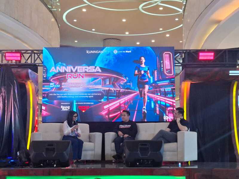 KRISTMASVERSARY Kuningan City Mall