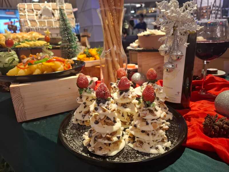 Christmas candy wonderland Harris hotel kelapa gading