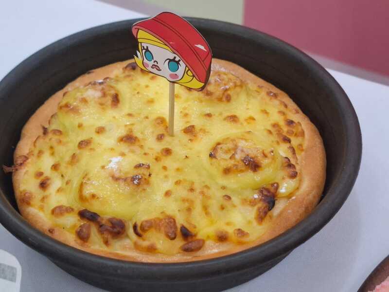 “Slices of Joy with Molly” Pizza Hut Indonesia