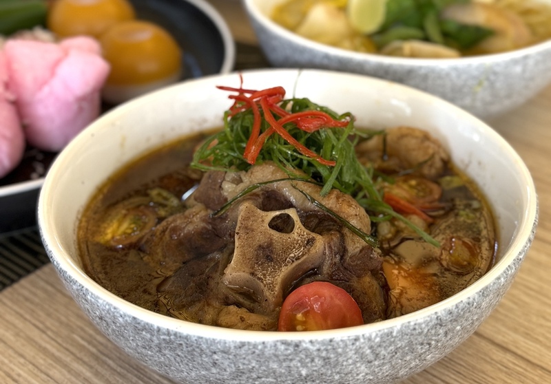 Sop Buntut Merah Pasar Lama Simatupang Aston Priority 